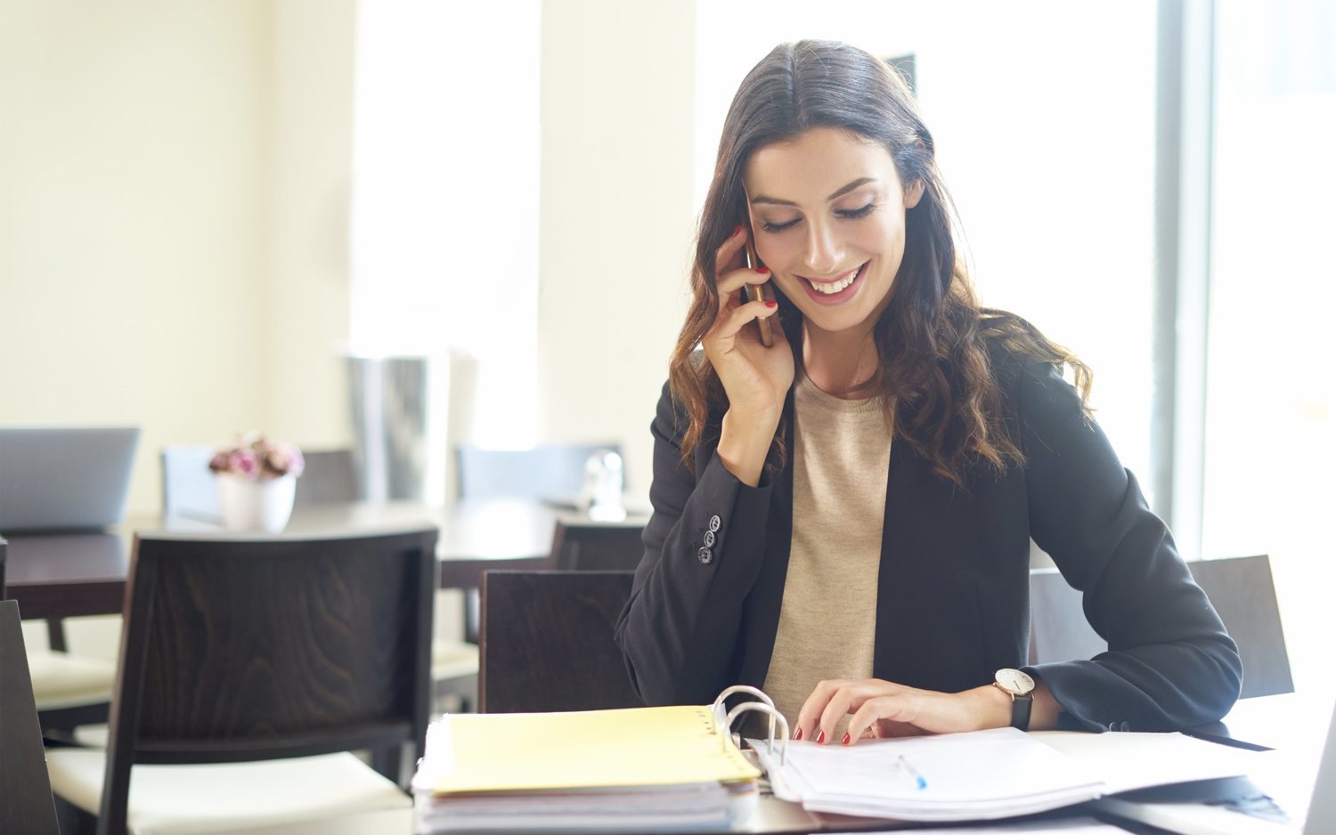 Cómo hacer una entrevista de trabajo por teléfono: 8 consejos imprescindibles